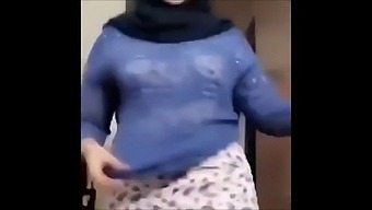 Introducing Somali Pornstar Yanior Genneler