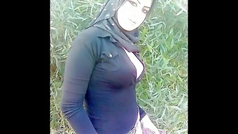 Amateur Turkish And Arab Hijabs Mix In New Asian Photo Collection