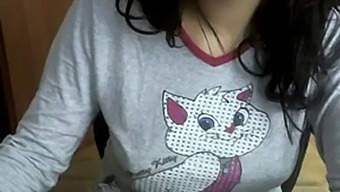 Homemade Video Of A Charming Turkish Cam Performer