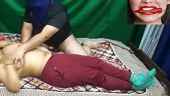 Real Sex Video In An Indian Massage Parlor