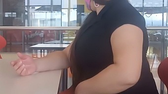 Homemade Amateur Video Of Anal Sex With A Milf In The Mall