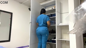 Latina Patient With Big Butt Receives Oil Massage In Clinic
